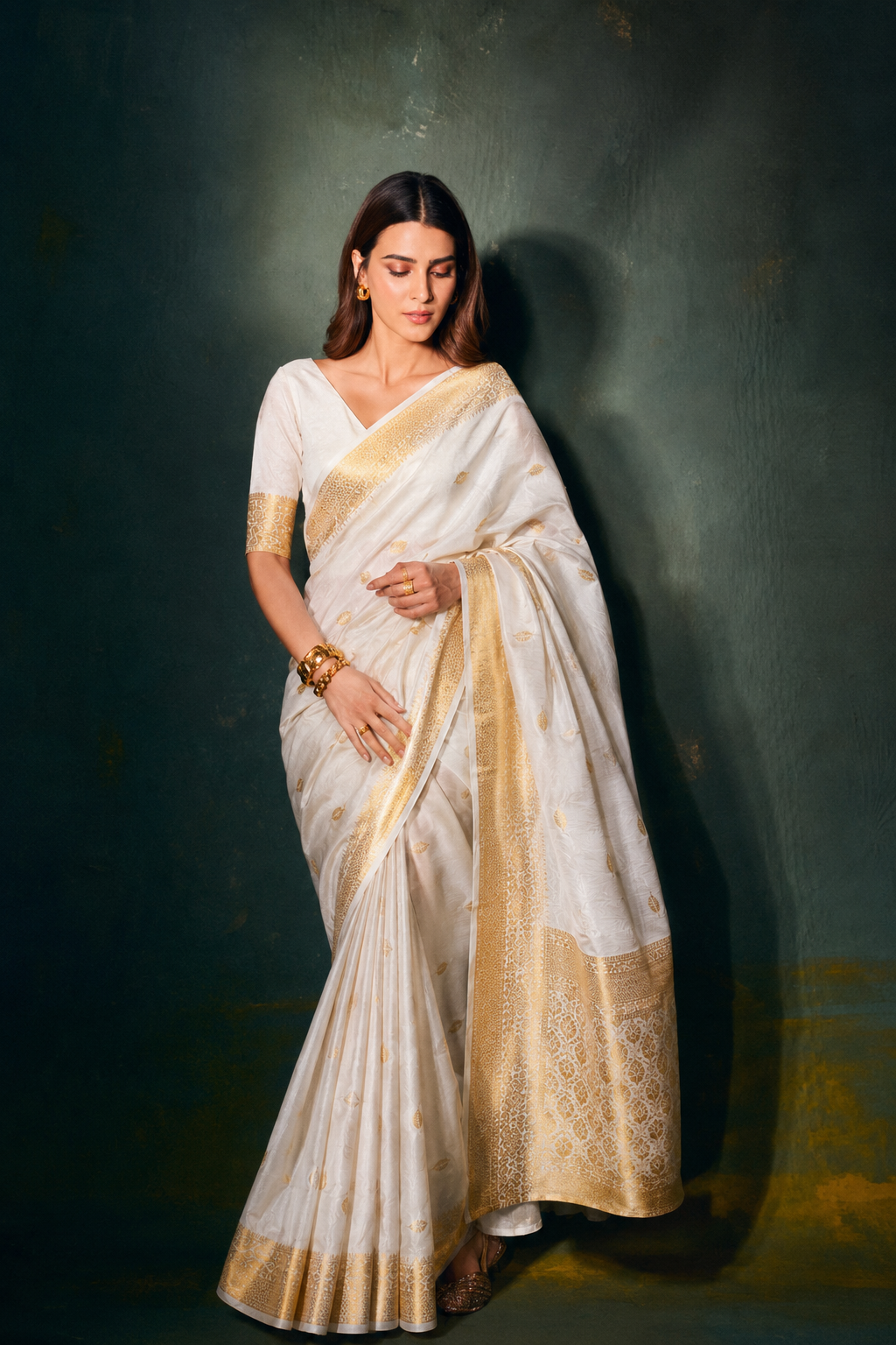 KS Women's Banarasi Patola Silk Blend Saree With Blouse Piece White 5.5 Meters