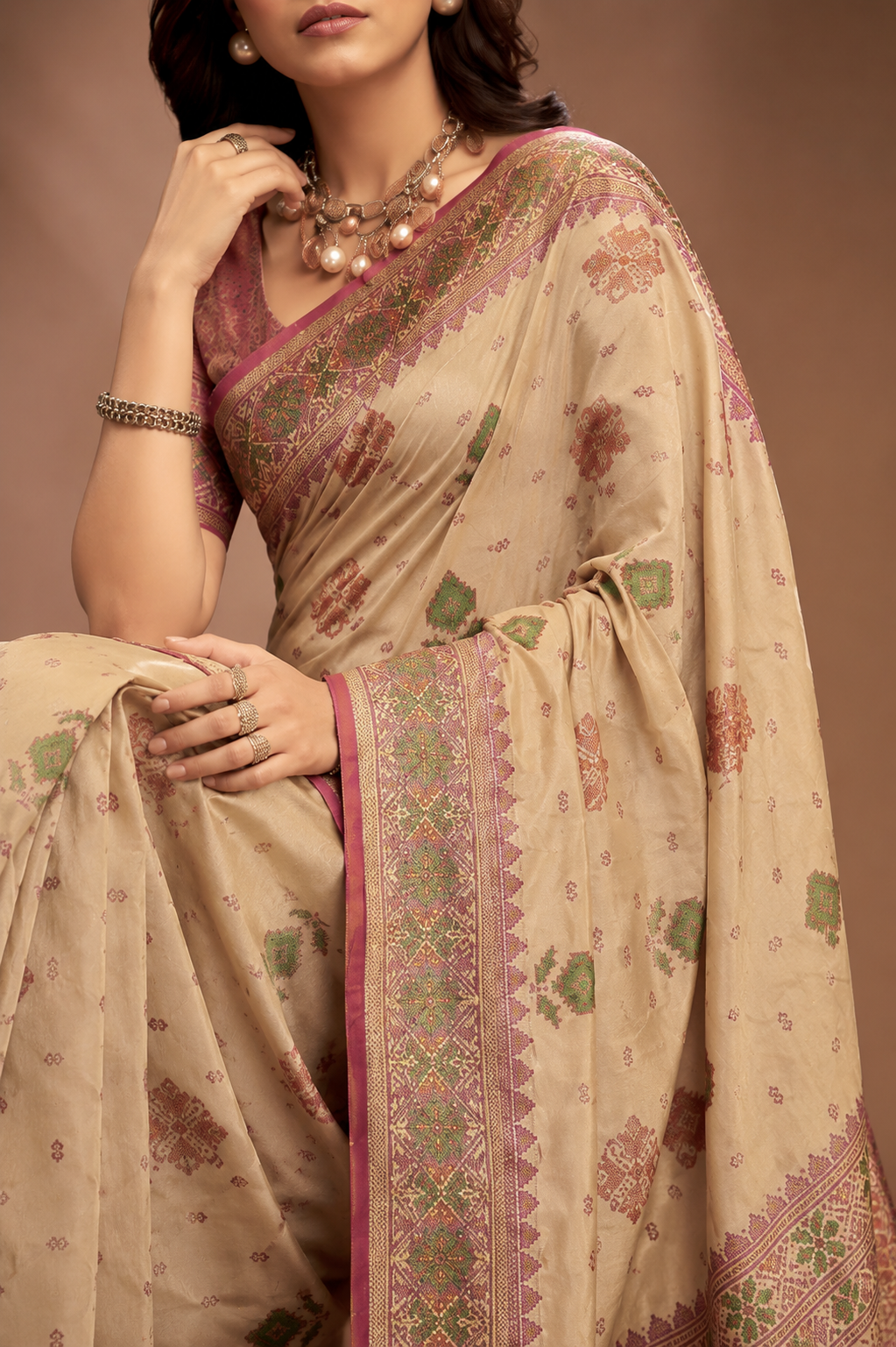 KS Women's Patola silk saree for Patola festival Wedding silk with rich pallu Design sarees for women with blouse piece (CREAM)