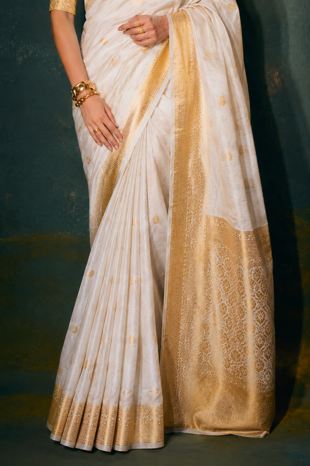 KS Women's Banarasi Patola Silk Blend Saree With Blouse Piece White 5.5 Meters